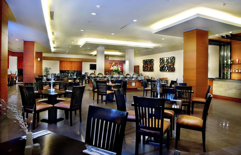 Aston Tanjung City Hotel Eksteriør billede