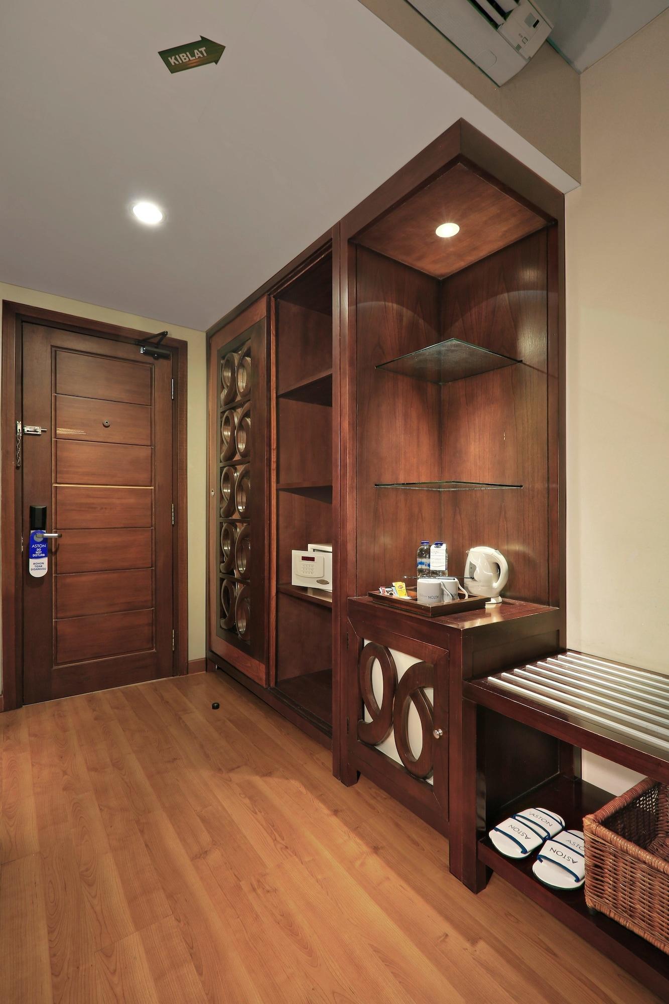 Aston Tanjung City Hotel Eksteriør billede