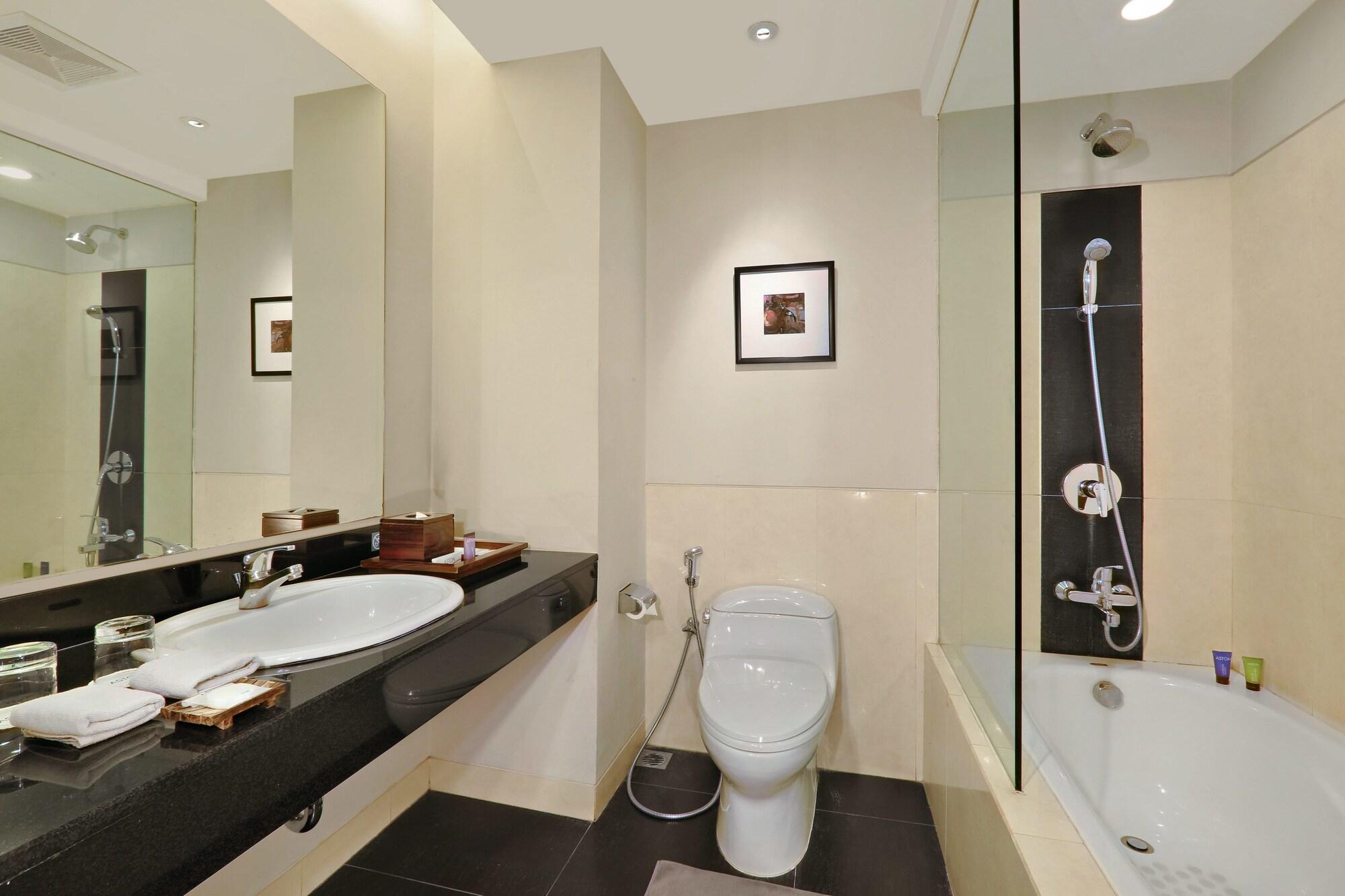 Aston Tanjung City Hotel Eksteriør billede