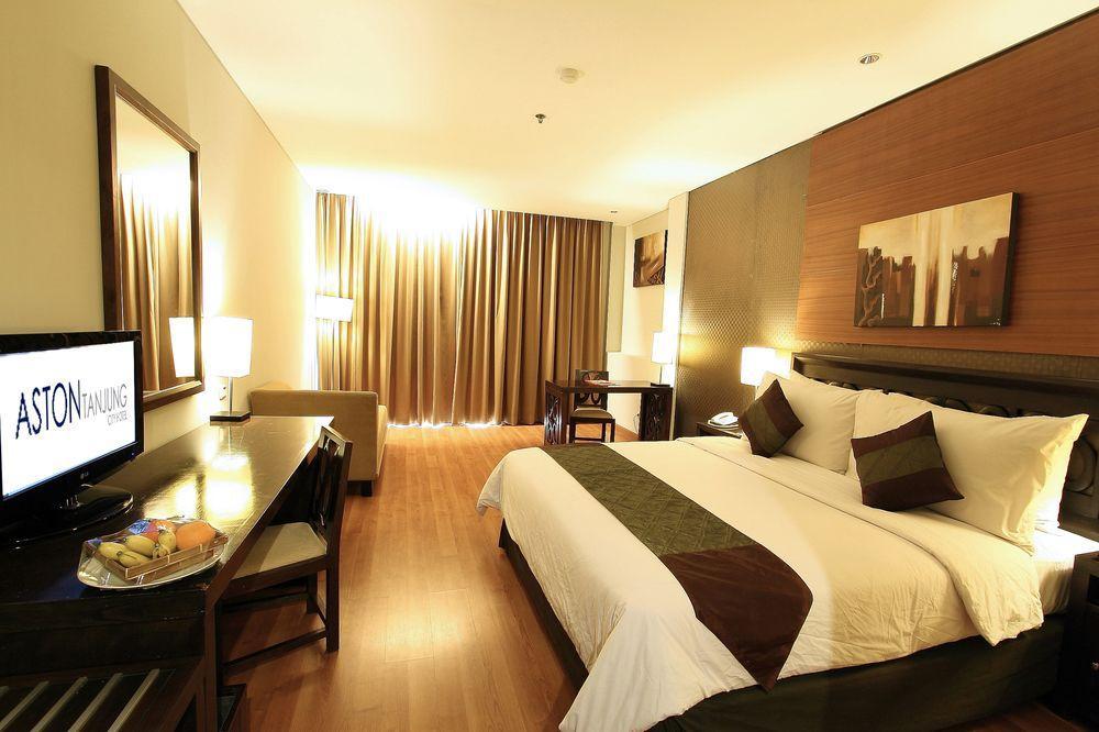 Aston Tanjung City Hotel Eksteriør billede