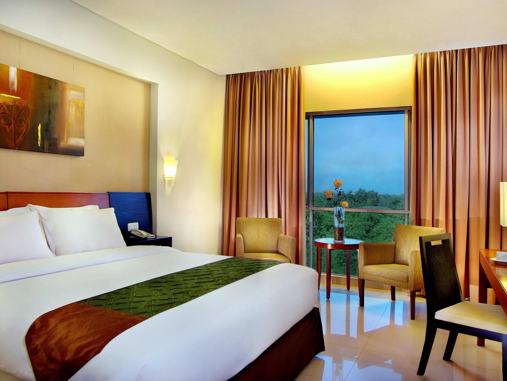 Aston Tanjung City Hotel Eksteriør billede