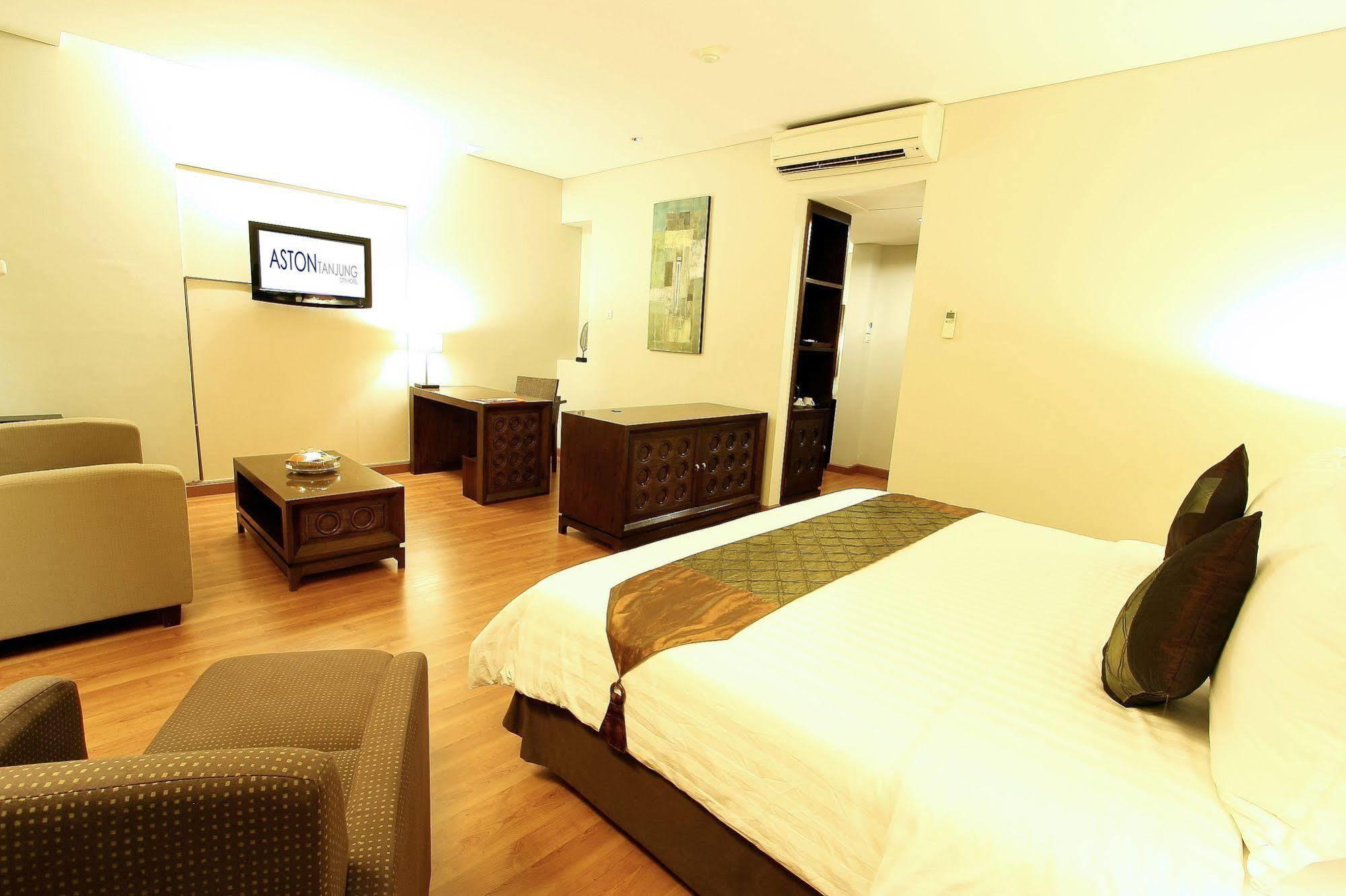 Aston Tanjung City Hotel Eksteriør billede