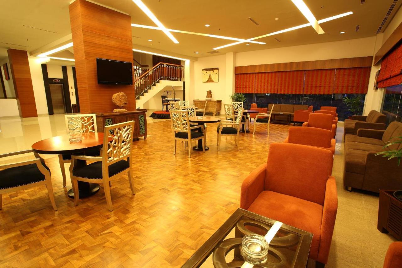 Aston Tanjung City Hotel Eksteriør billede